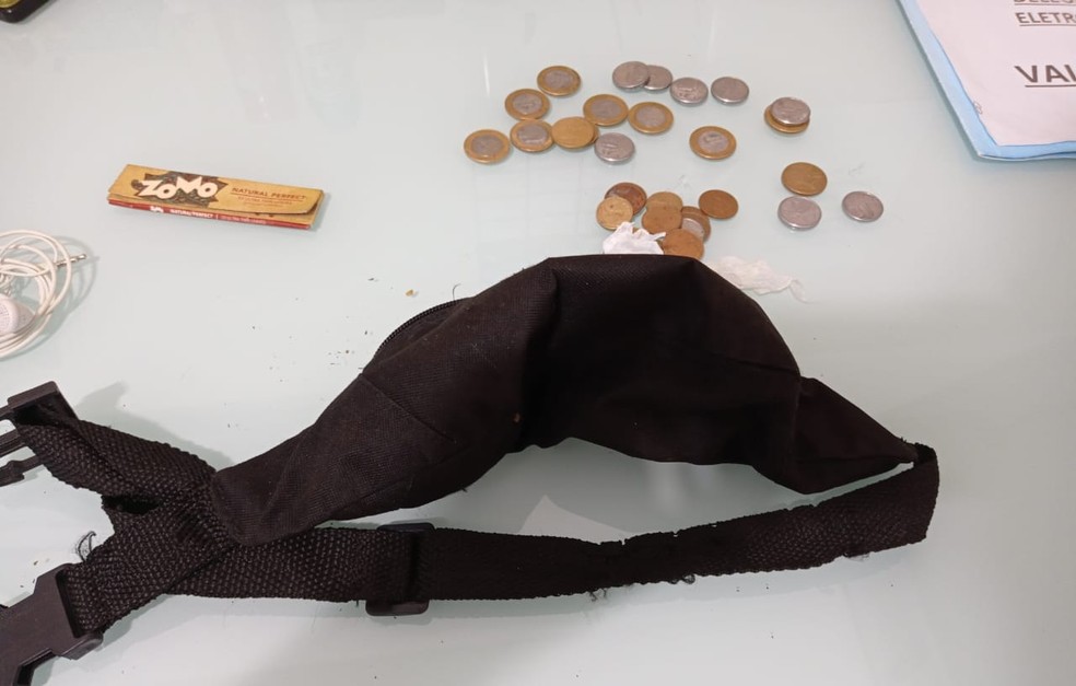 Polícia Militar apreendeu R$ 442 em dinheiro — Foto: Polícia Militar
