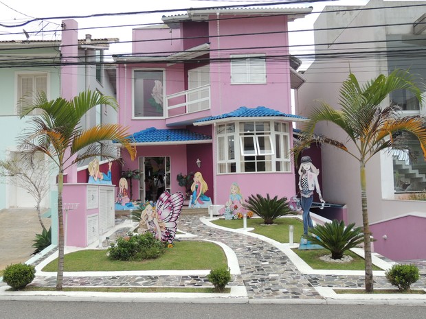 Casa madeira branca da barbie