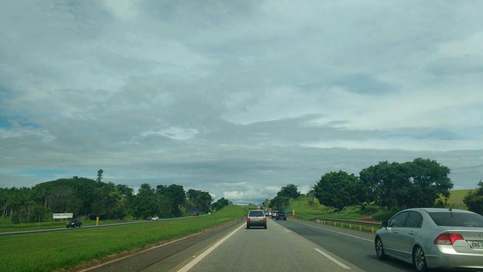 Rodovia Castello Branco registrou o maior movimento no feriado de Natal â€” Foto: Paola Patriarca/G1