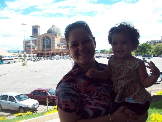 Kárita Ribeiro foi em Aparecida com a família ano passado (Foto: Arquivo pessoal/Kárita Ribeiro)