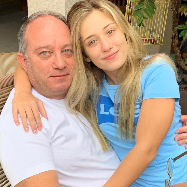 Luiz Fernando e a filha caçula, Amanda (Foto: Reprodução/Instagram)