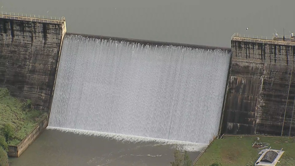 Reservatório do Descoberto, no Distrito Federal, atinge capacidade máxima  — Foto: TV Globo/Reprodução 
