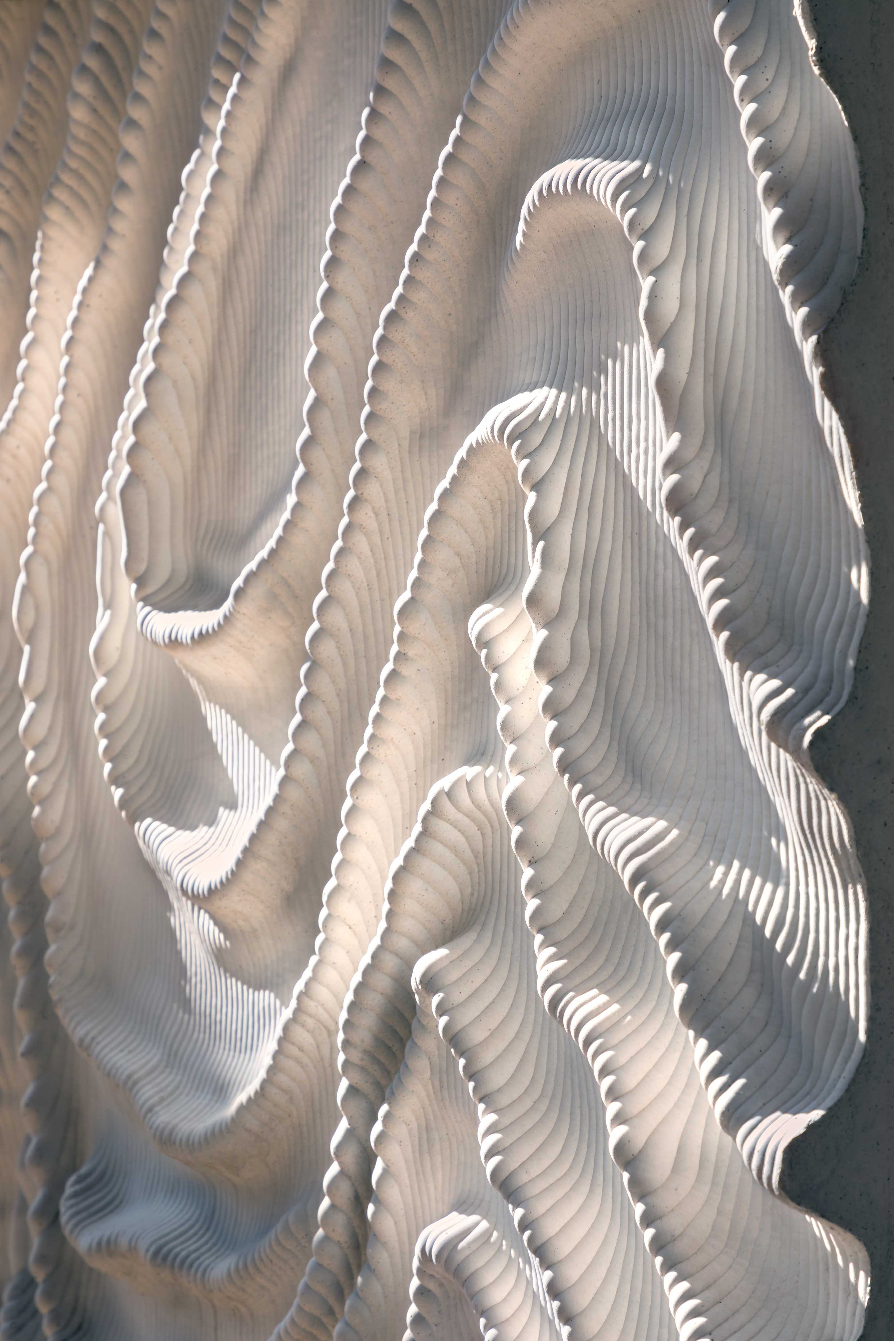 Iris van Herpen cria painel que imita textura de tecido para fachada de prédio (Foto: Scagliola Brakkee)