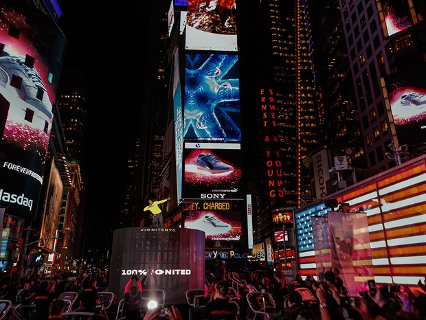 Usain Bolt lança modelo na Times Square (Foto: Divulgação)