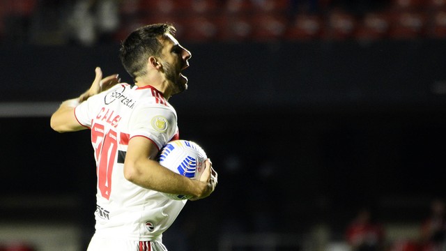 Calleri comemora gol do São Paulo contra o Ceará