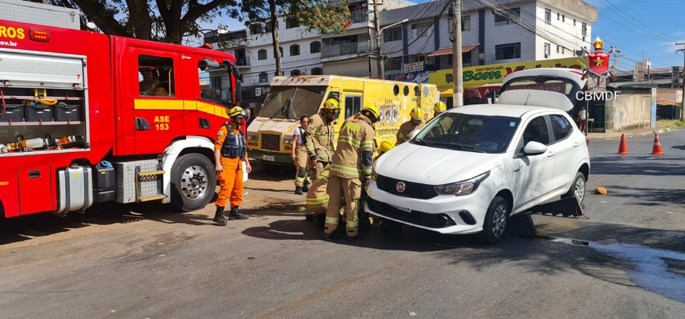 Homem morre após ser atropelado por carro, no DF — Foto: CBMDF/Divulgação