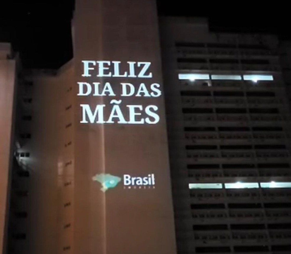 Video Em Homenagem Ao Dia Das Maes E Projetado Em Fachada De Hotel Em Juiz De Fora Zona Da Mata G1