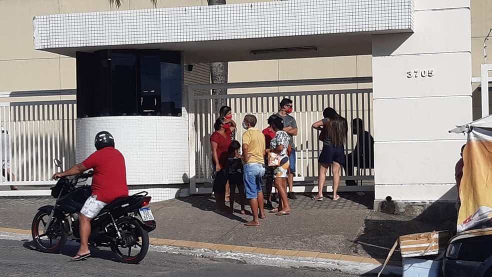 Centro de enfrentamento às síndromes gripais em Natal fecha mais cedo devido à alta procura — Foto: Sérgio Henrique Santos/Inter TV Cabugi
