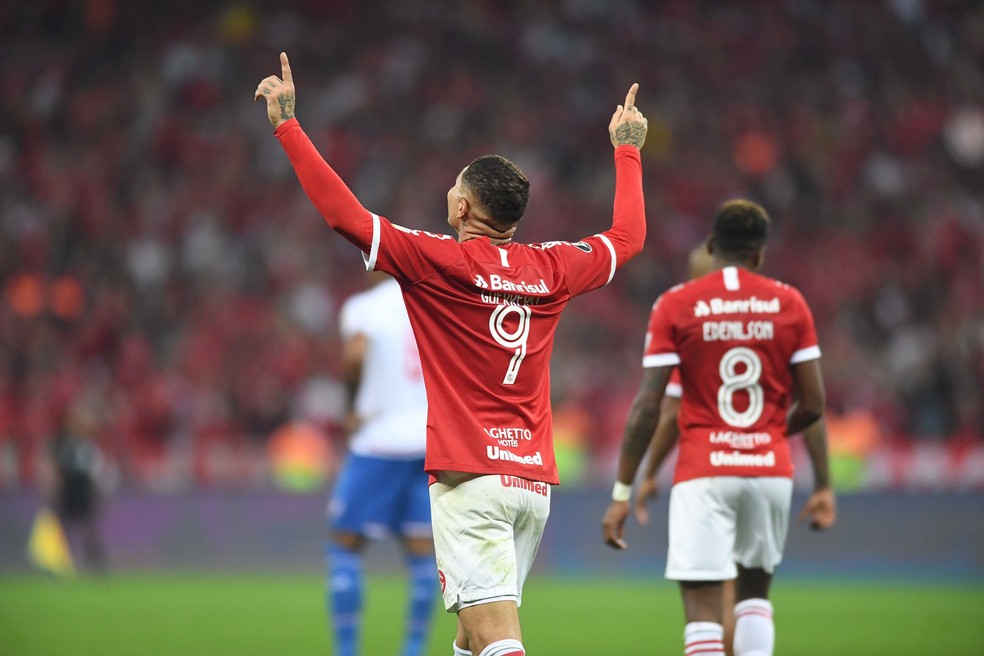 Quase metade dos gols de Guerrero no ano nasceram da bola parada &mdash; Foto: Ricardo Duarte / Inter, DVG