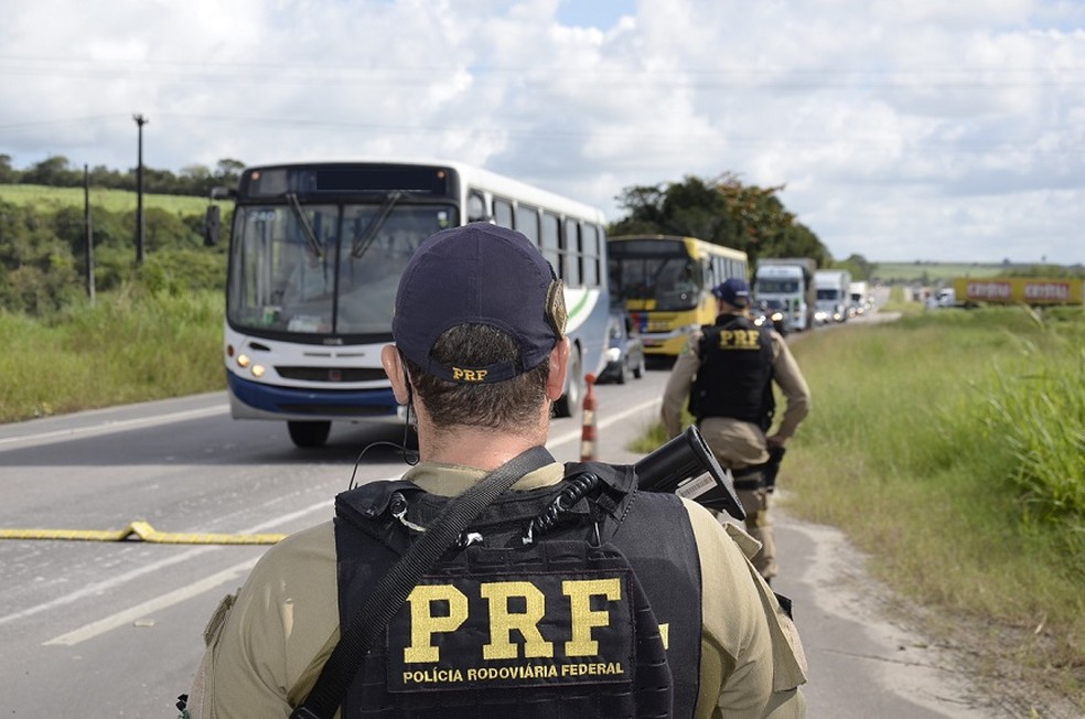 PRF intensifica ações nas estradas que cortam Pernambuco durante o feriadão de 12 de outubro. (Foto: Polícia Rodoviária Federal/Divulgação)