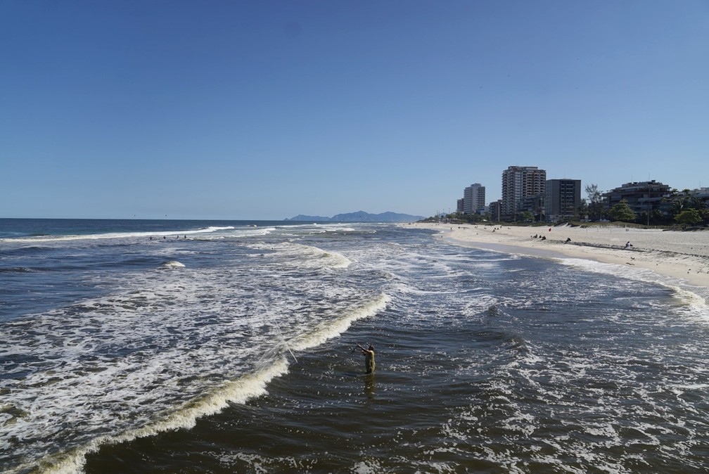 Mancha Negra Aparece No Mar Da Barra Da Tijuca Fotos E Video Rio De Janeiro G1