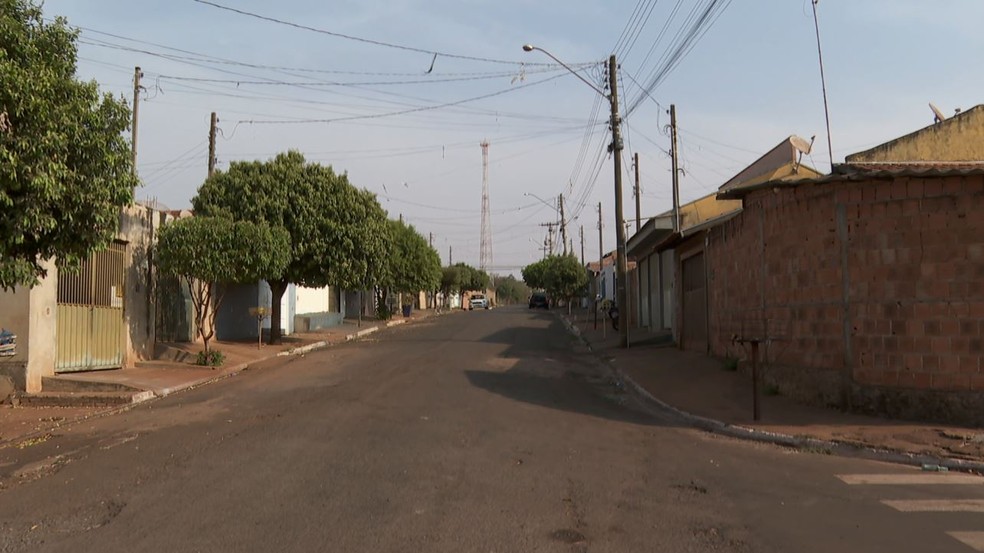 Jovem de 21 anos foi baleada em casa em Pitangueiras, SP — Foto: Carlos Trinca/EPTV