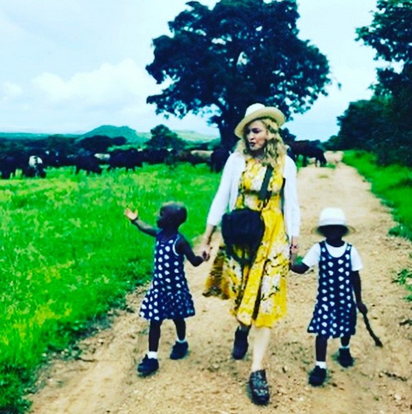 Madonna e as filhas (Foto: Instagram)