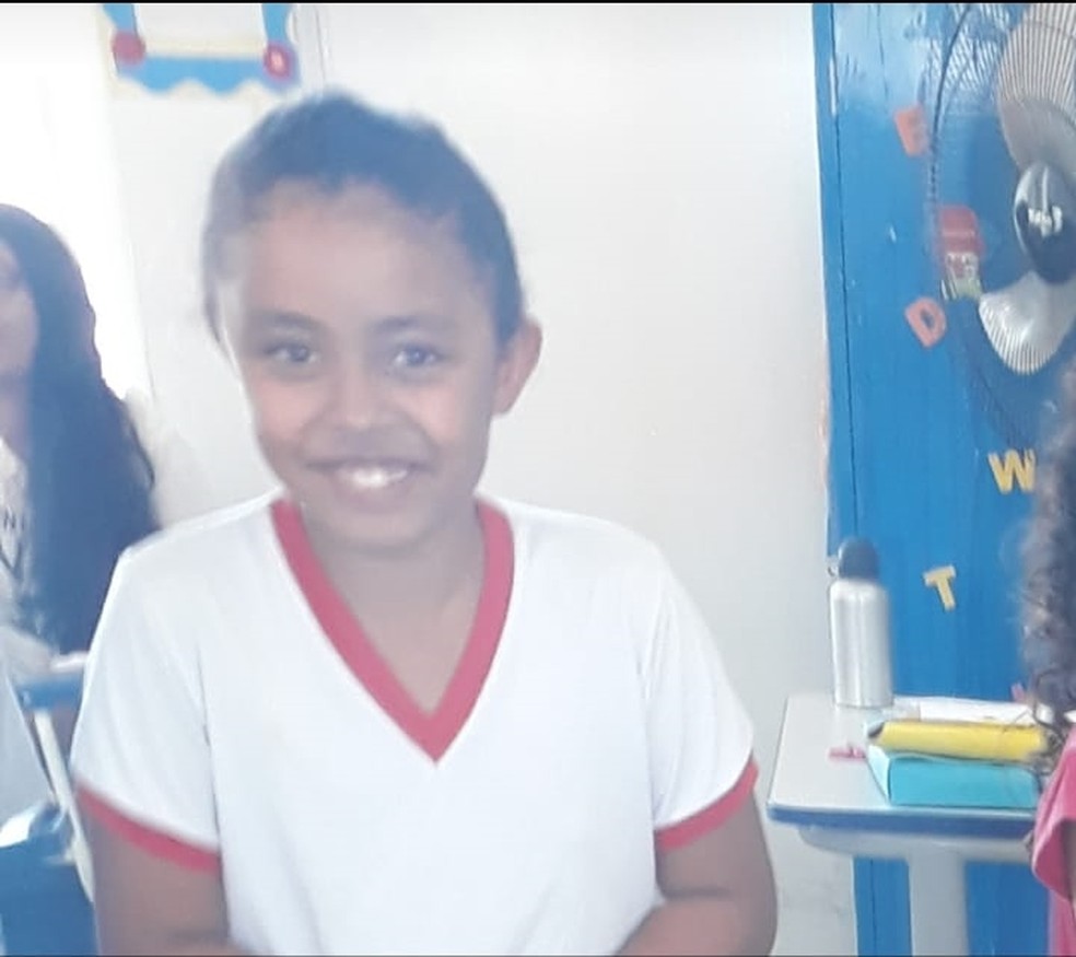 DÃ©bora, de 8 anos, morreu durante o acidente em Serra Talhada â€” Foto: ReproduÃ§Ã£o/WhatsApp/TV Asa Branca