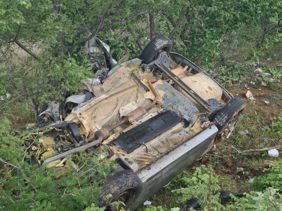 O motorista do carro faleceu no local. — Foto: Polícia Rodoviária Federal (PRF)