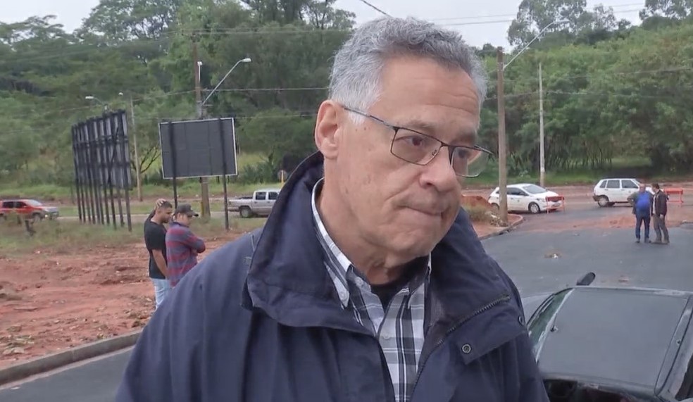 Segundo Leandro Dias Joaquim, secretário de Obras de Bauru, a cidade deve enfrentar esse tipo de problema em outros pontos — Foto: TV TEM/Reprpdução