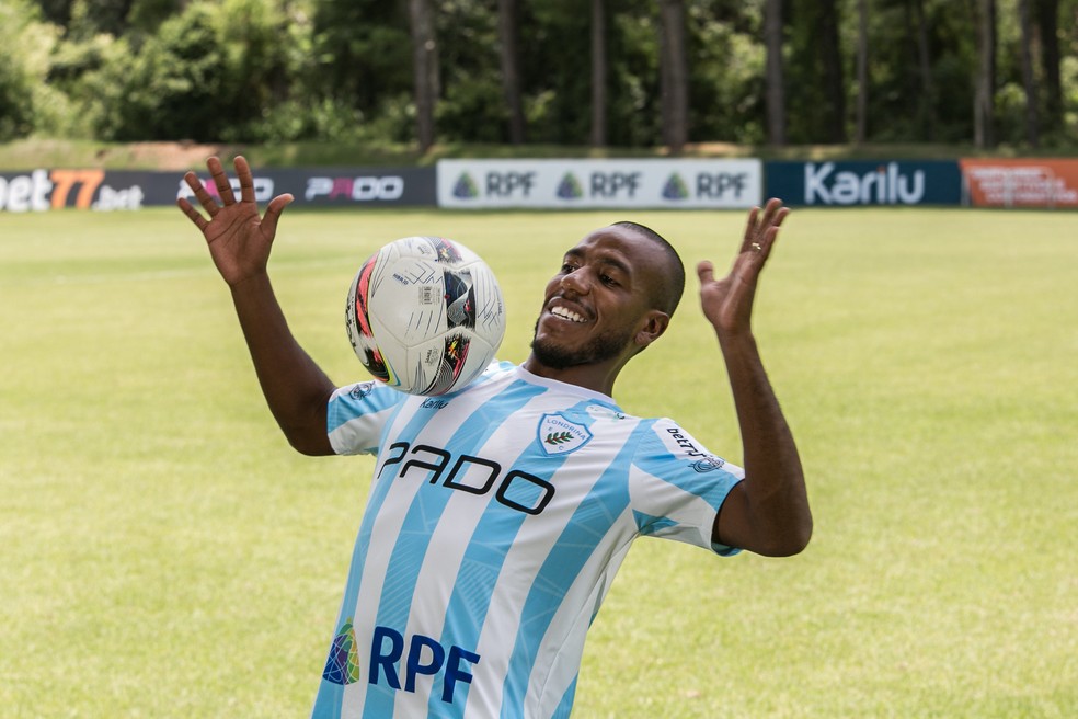 Samuel Santos é oficializado pelo Londrina e está regularizado para fazer a  estreia | londrina | ge