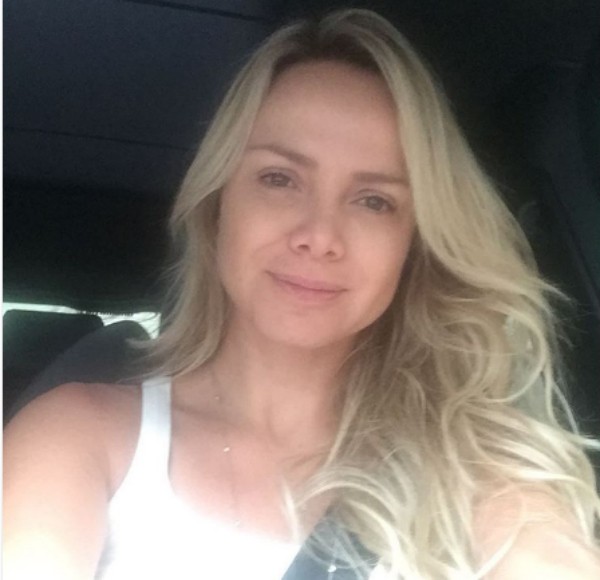 Eliana posta foto sem maquiagem para dar bom dia aos fãs (Foto: Reprodução/Instagram)