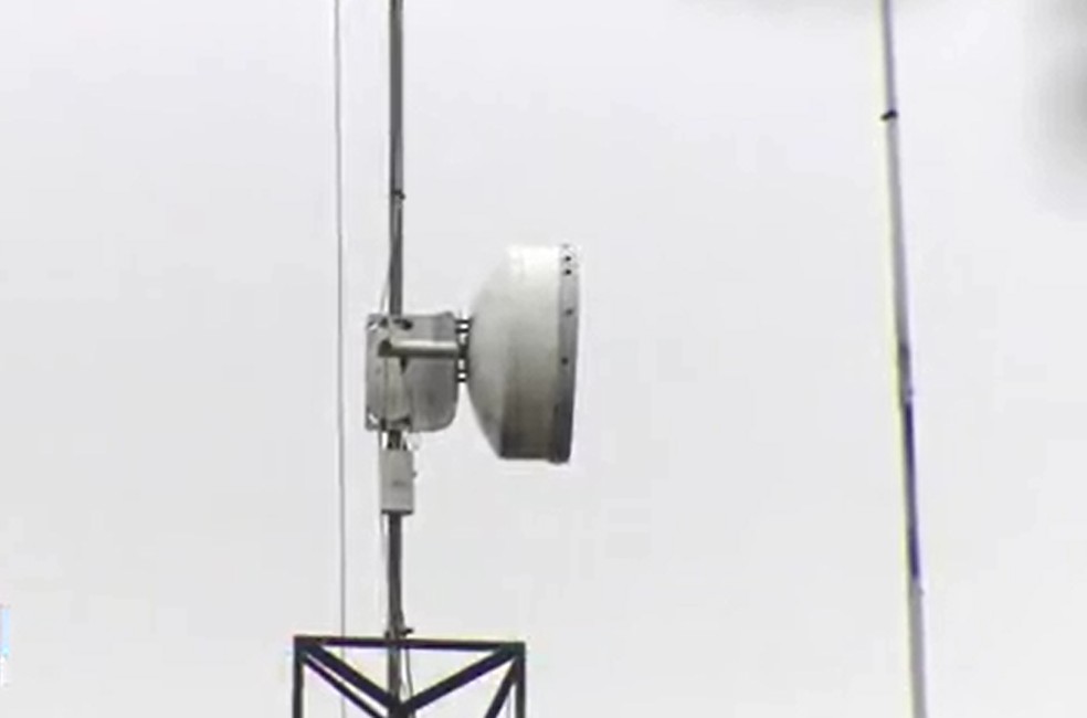 Antena com bloqueador de sinal — Foto: Reprodução/Rede Amazônica