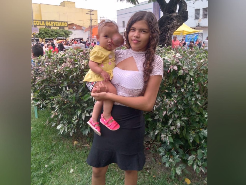 Marcela pede ajuda para consegui comprar o remédio da filha Maria Helena. — Foto: Arquivo pessoal