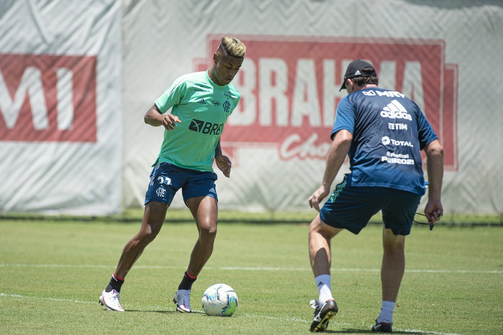 Bruno Henrique e Rog&eacute;rio Ceni no treino do Flamengo &mdash; Foto: Alexandre Vidal/Flamengo