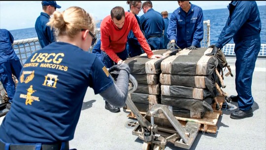 Guarda Costeira dos EUA apreende submarino carregado com cocaína
