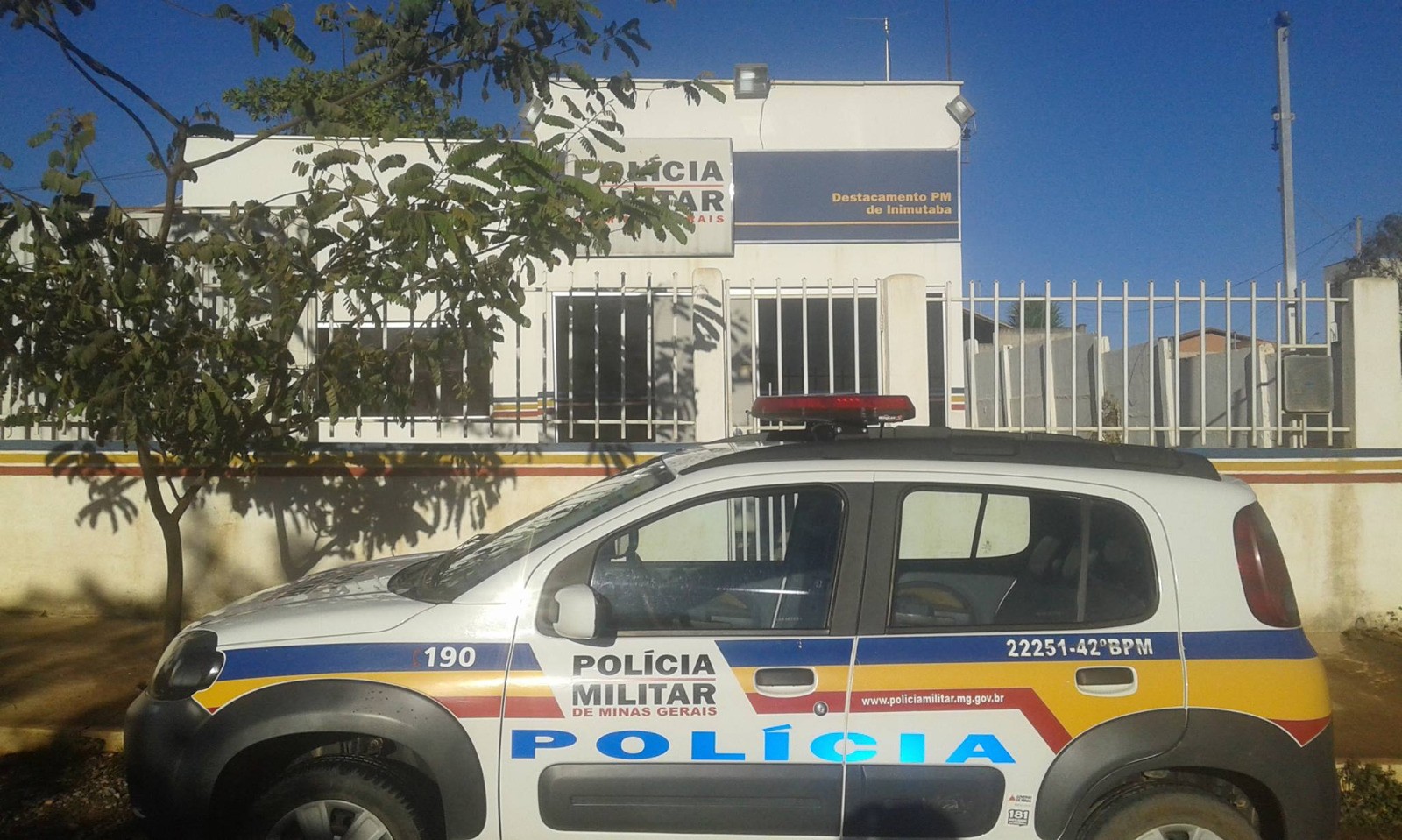 Suspeitos sequestram funcionários e roubam caminhão carregado com armas em Minas Gerais