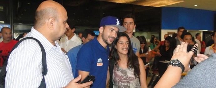 Cruzeiro é recebido com carinho  pela torcida no retorno a BH
