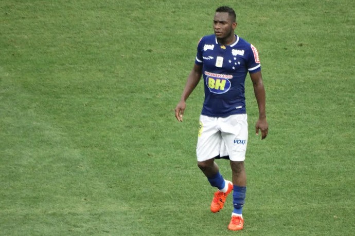 Willians se vê prejudicado por excesso de cartões: A maioria foi injusta