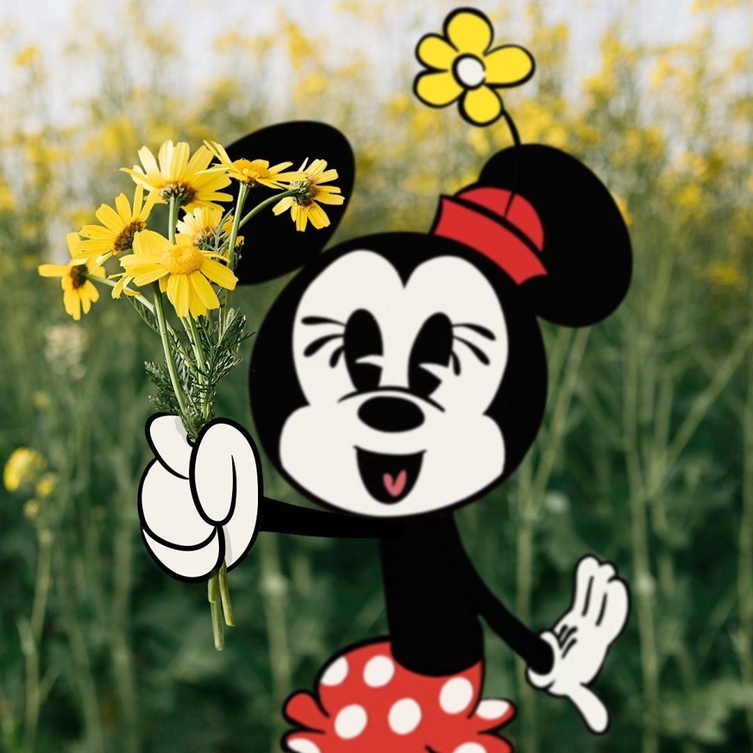 Minnie Mouse is giving more of her life to fans on social media (Image: Reproduction)