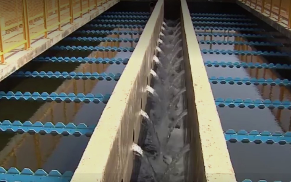 Governo decreta situaÃ§Ã£o de emergÃªncia e anuncia medidas para tentar evitar crise hÃ­drica (Foto: TV Anhanguera/ReproduÃ§Ã£o)