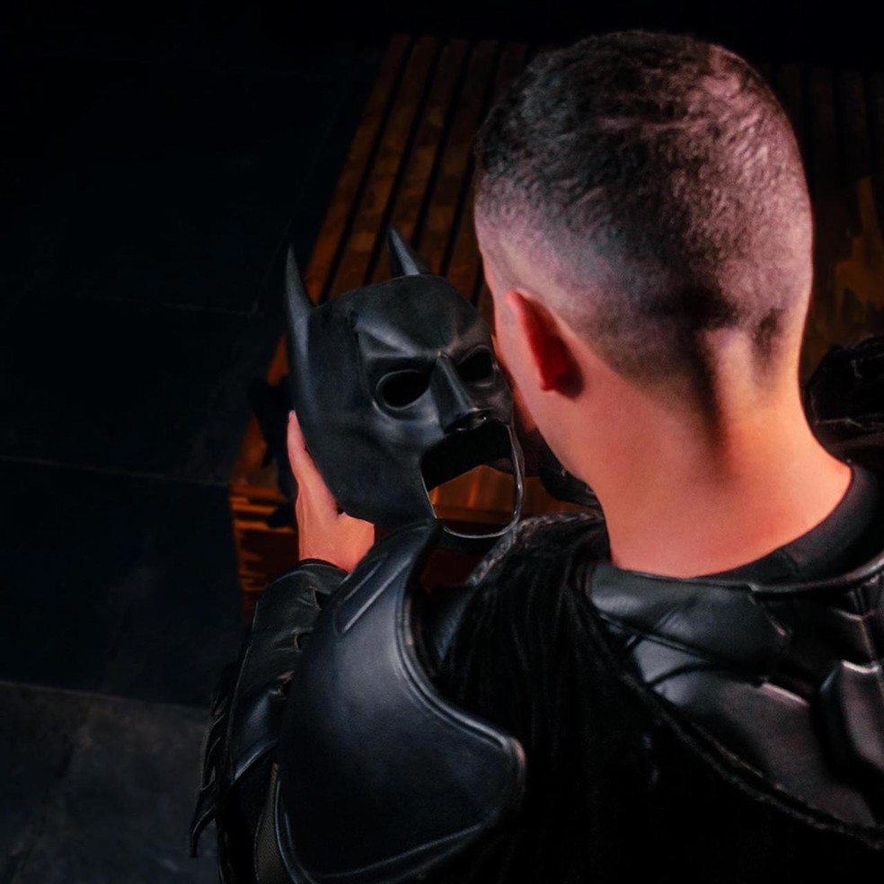Thyago Rocha diz que se identifica com o personagem Batman, super-herói da DC Comics — Foto: Arquivo pessoal