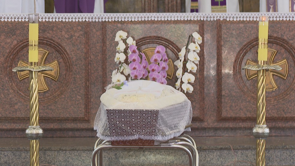 Velório do padre polonês Kazimerz Wojn, conhecido como padre Casemiro, em Brasília — Foto: TV Globo/Reprodução