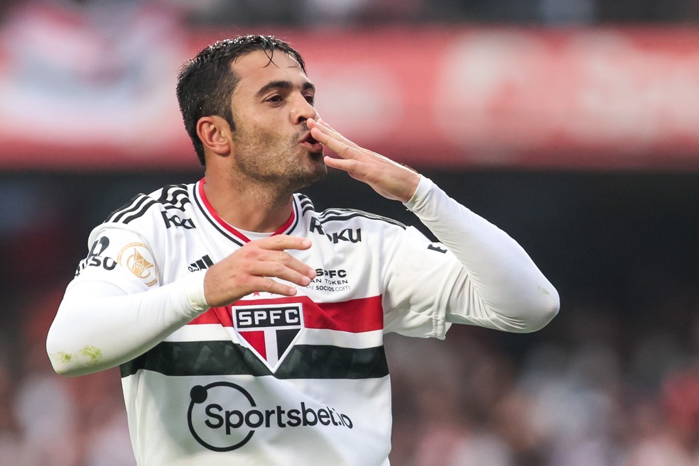 Eder comemora gol do São Paulo contra o Corinthians — Foto: Marcello Zambrana/AGIF