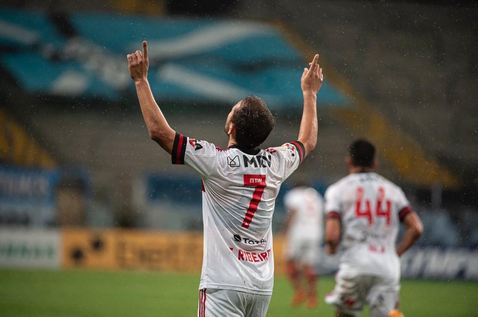 Everton Ribeiro cresce junto com Flamengo nos últimos três jogos