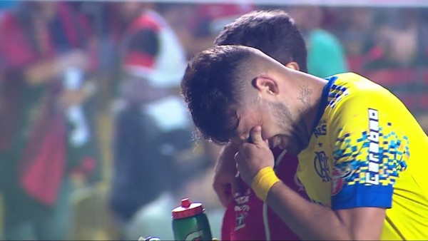 Com estiramento, Vizeu está fora do primeiro jogo da final; Arão torce tornozelo