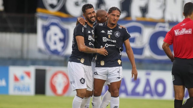 Marlon marcou o segundo gol do Remo na partida, que garantiu a vitória