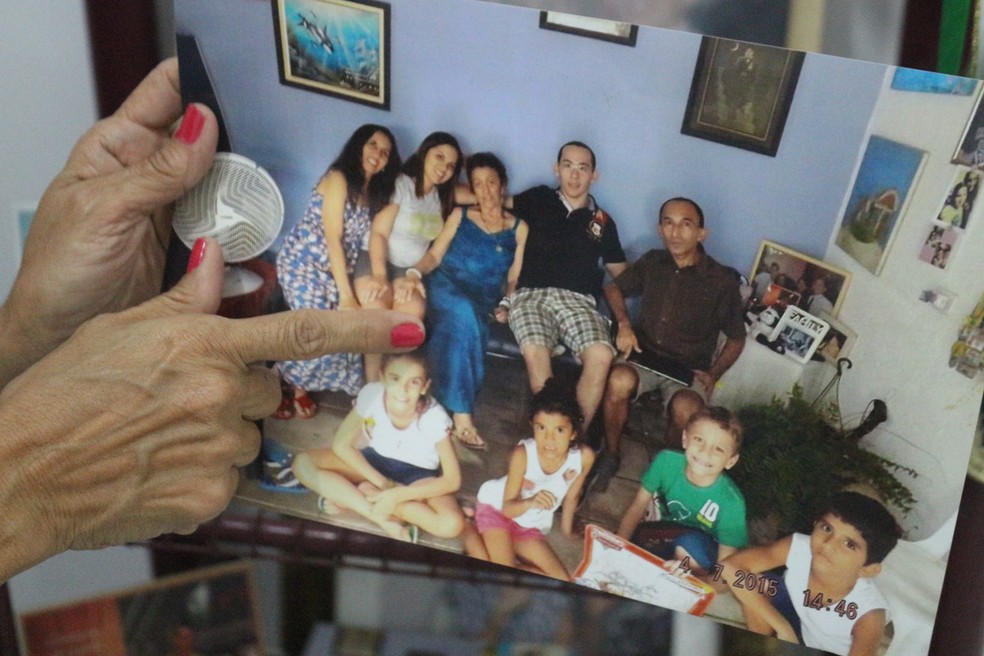 Família fez amizade com a mulher que recebeu o fígado doado de Patrik (Foto: Roberto Araújo/G1 PI)