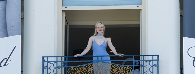 Elle Fanning fotografada em Cannes nesta terça-feira (16.05) — Foto: Getty Images