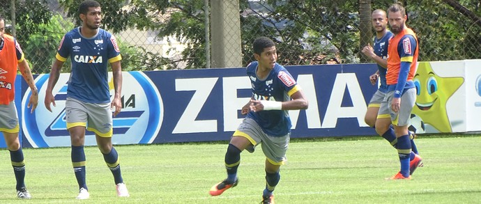 Em sua primeira coletiva de imprensa, Raniel conta com presença de colegas