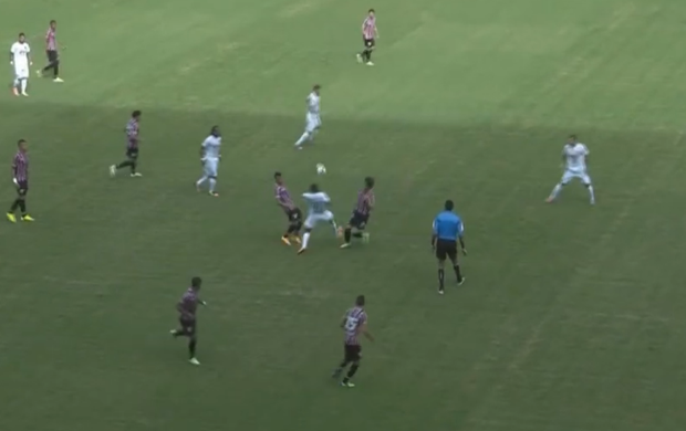 Pato dá balão em Robinho e concorre na enquete de drible mais abusado