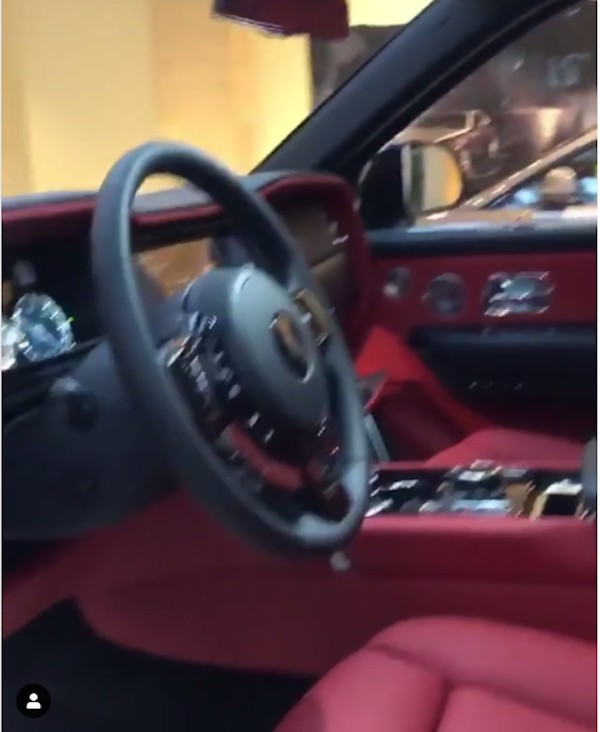 O interior do carro de 1,2 milhão de reais comprado por Nicki Minaj (Foto: Instagram)