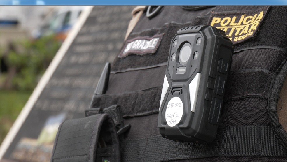 Câmera corporal já são usadas em Santa Catarina, São Paulo e Rondônia — Foto: Reprodução/TV Integração 