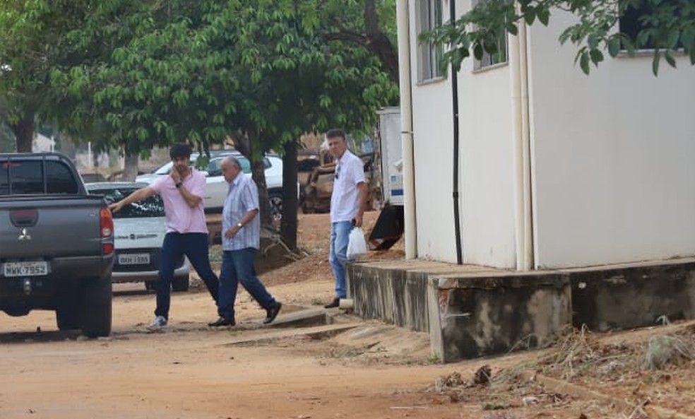 Brito Miranda na saída do Instituto Médico Legal — Foto: Djavan Barbosa/Jornal do Tocantins