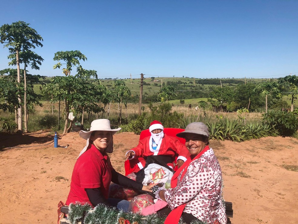 Mais de 200 presentes de Natal foram distribuídos a crianças no Assentamento Governador André Franco Montoro, em Marabá Paulista (SP) — Foto: Cedida