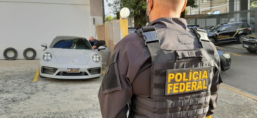 Porsche foi apreendido durante a operação da PF nesta terça-feira em Campinas — Foto: Johnny Inselsperger/EPTV