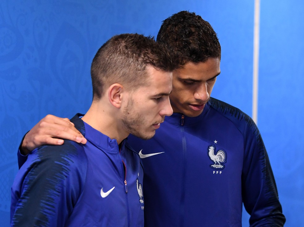 Hernandez e Varane concordam: hÃ¡ equilÃ­brio entre as duas seleÃ§Ãµes (Foto: Getty Images)