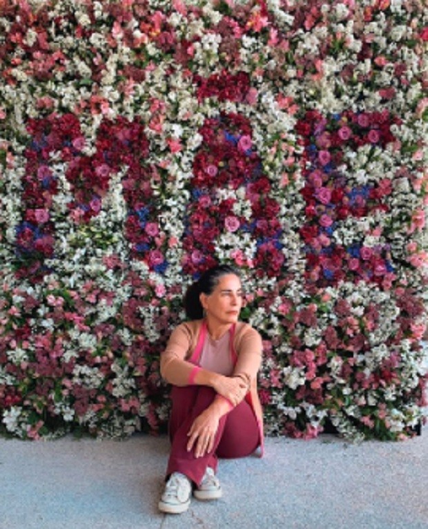 Gloria Pires ganha mural de flores no Dia das Mães (Foto: Reprodução/Instagram)