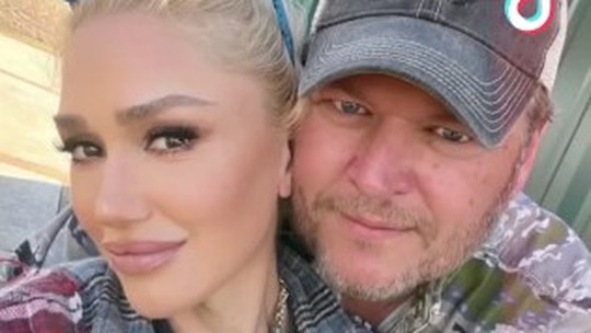 Gwen Stefani compartilha registro raro de vida no rancho ao lado do marido Blake Shelton