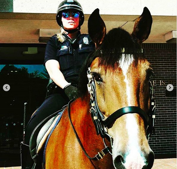 A policial Elizabeth Rooney (Foto: Instagram)